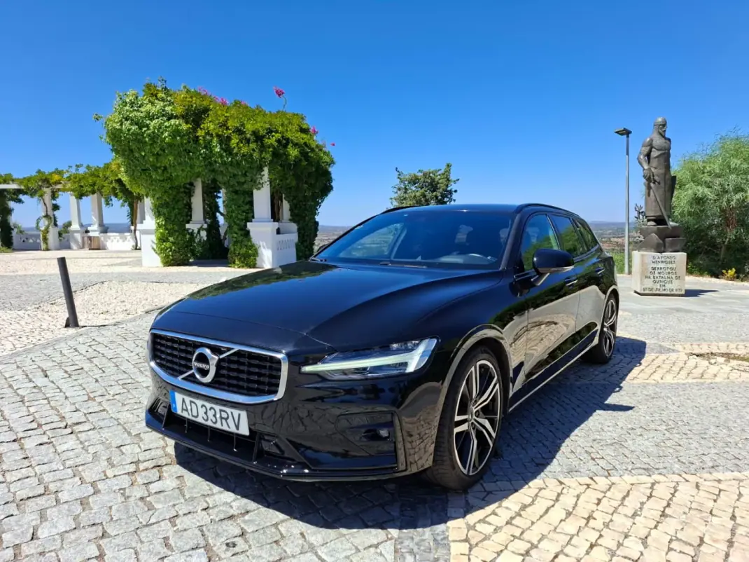 Volvo V60 2020 - 28900 EUR, 110301 km - 110301km - foto 3 de 31