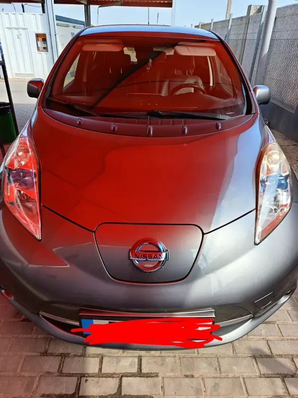 Nissan Leaf 2016 - 7500 EUR, 140000 km - AUTO.MOTO.pt - 140000km - foto 4 de 11