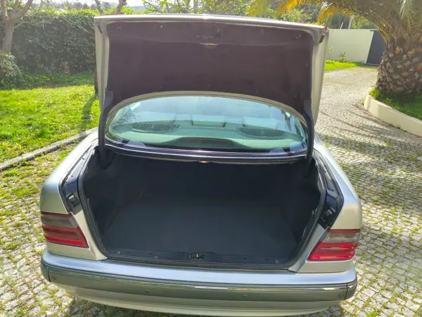 Mercedes-Benz E 220 2002 - 6500 EUR, 455000 km - AUTO.MOTO.pt - 455000km - foto 5 de 9
