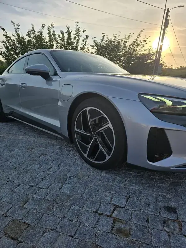 Audi e-tron GT 2021 - 52499 EUR, 100000 km - AUTO.MOTO.pt - 100000km - foto 43 de 46