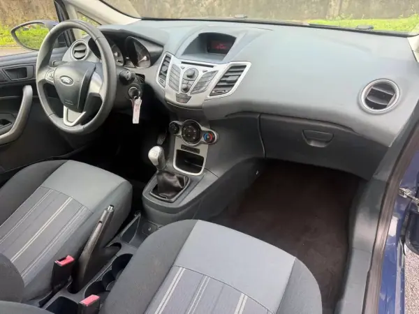 Ford Fiesta 2009 - 4950 EUR, 171000 km - AUTO.MOTO.pt - 171000km - foto 13 de 24