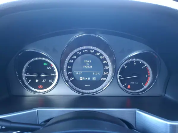Mercedes-Benz GLK 250 2010 - 17990 EUR, 152529 km - AUTO.MOTO.pt - 152529km - foto 13 de 18