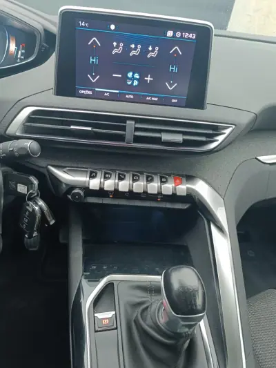 Peugeot 5008 2018 - 14990 EUR, 172200 km - AUTO.MOTO.pt - 172200km - foto 12 de 26