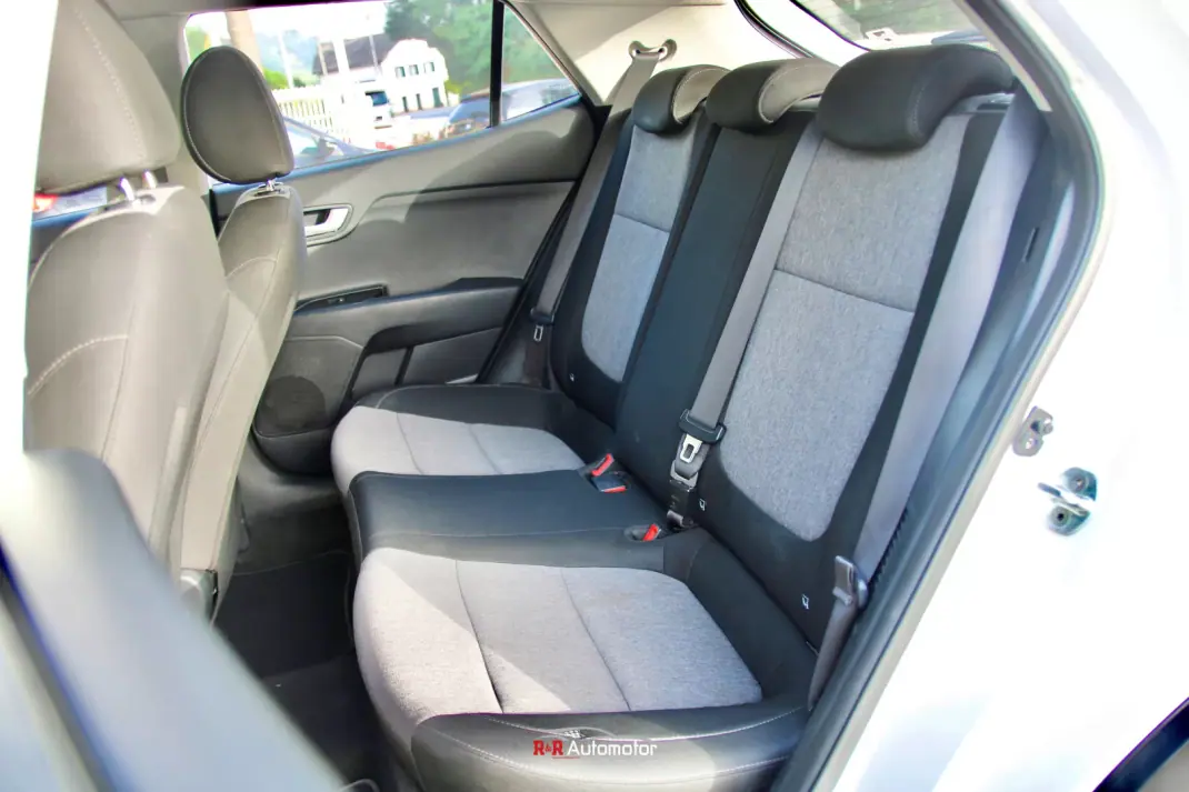 Kia Stonic 2021 - 13990 EUR, 128000 km - AUTO.MOTO.pt - 128000km - foto 14 de 29