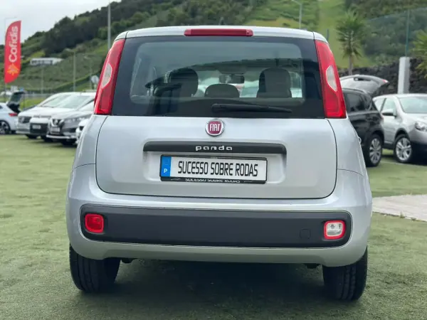 Fiat Panda 2015 - 7990 EUR, 108981 km - AUTO.MOTO.pt - 108981km - foto 4 de 15