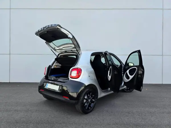 Smart ForFour 2015 - 7750 EUR, 124000 km - AUTO.MOTO.pt - 124000km - foto 9 de 29