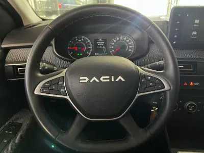 Dacia Sandero 2023 - 16800 EUR, 25709 km - AUTO.MOTO.pt - 25709km - foto 8 de 22