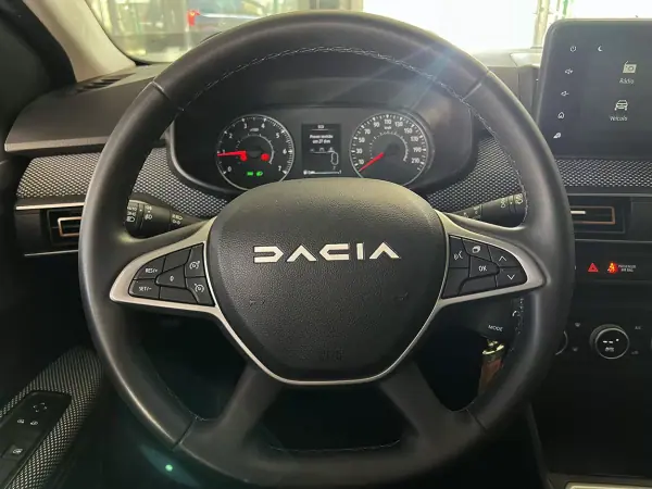 Dacia Sandero 2023 - 16800 EUR, 25709 km - AUTO.MOTO.pt - 25709km - foto 8 de 22
