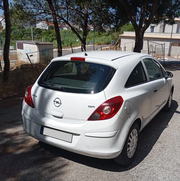 Opel Corsa 1.3 CDTI Van 2009 - 3650 EUR, 206247 km - AUTO.MOTO.pt - 206247km - foto 5 de 13