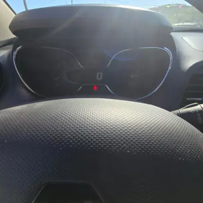 Renault Captur 2015 - 8950 EUR, 233891 km - 233891km - foto 7 de 14