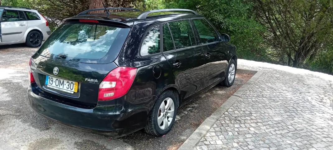 Skoda Fabia Break 2014 - 6000 EUR, 136000 km - AUTO.MOTO.pt - 136000km - foto 2 de 3