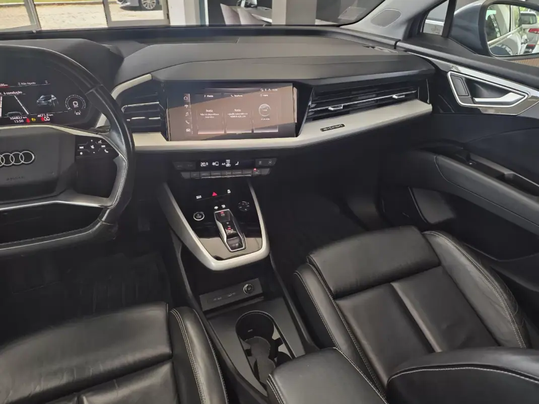 Audi Q4 e-tron 2021 - 26990 EUR, 104822 km - AUTO.MOTO.pt - 104822km - foto 21 de 33