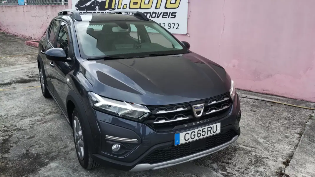 Dacia Sandero 2022 - 13950 EUR, 59000 km - AUTO.MOTO.pt - 59000km - foto 1 de 35