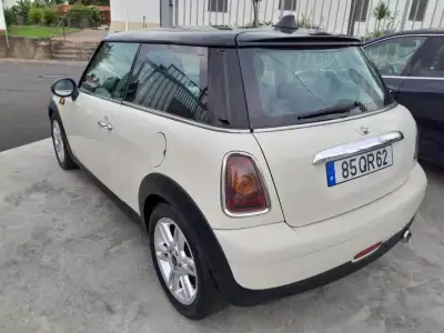 MINI Cooper 2008 - 9900 EUR, 208661 km - AUTO.MOTO.pt - 208661km - foto 7 de 14