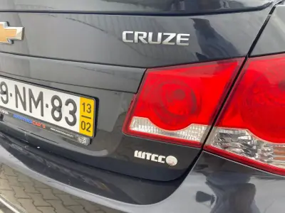 Chevrolet Cruze 2013 - 10750 EUR, 115000 km - AUTO.MOTO.pt - 115000km - foto 19 de 42