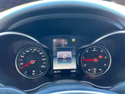 Mercedes-Benz C 220 2015 - 25999 EUR, 151000 km - AUTO.MOTO.pt - 151000km - foto 18 de 56