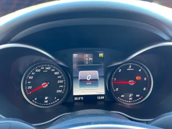 Mercedes-Benz C 220 2015 - 25999 EUR, 151000 km - AUTO.MOTO.pt - 151000km - foto 18 de 56