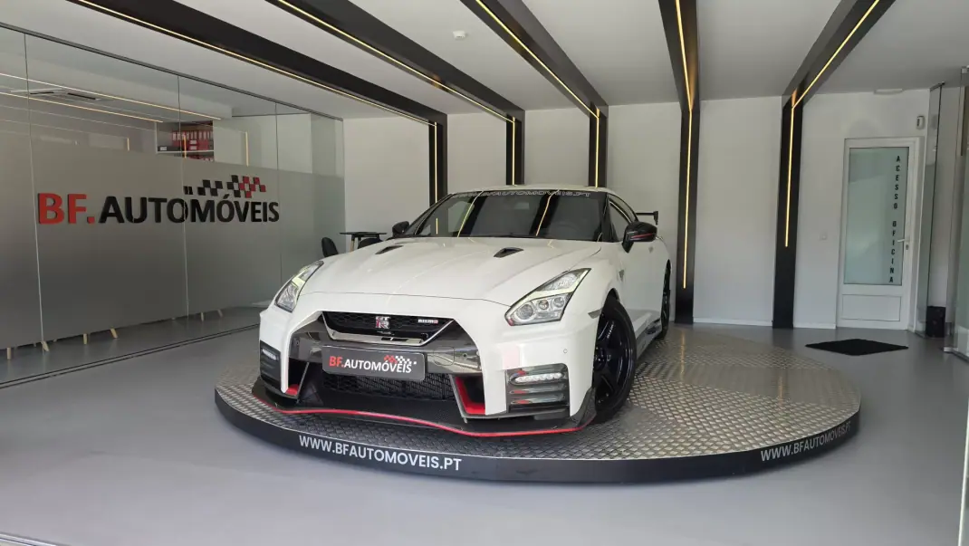 Nissan GT-R 2017 - 300000 EUR, 30685 km - 30685km - foto 12 de 69