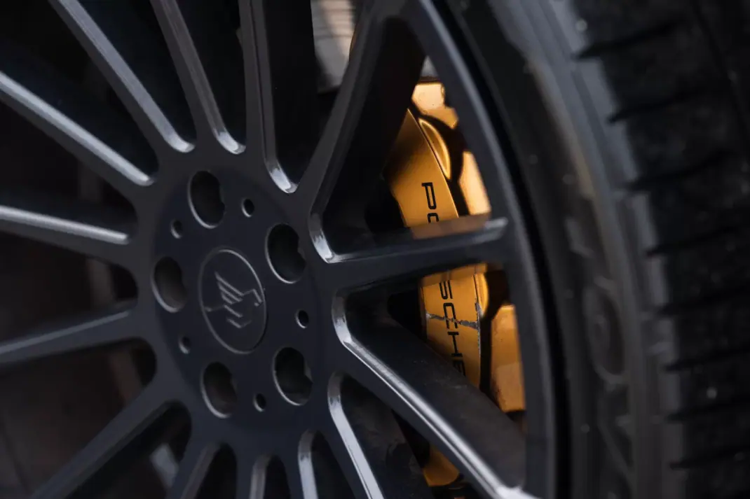 Porsche Macan 2014 - 35600 EUR, 199000 km - AUTO.MOTO.pt - 199000km - foto 4 de 47