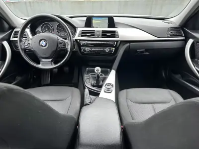 BMW 318 2016 - 14900 EUR, 160000 km - AUTO.MOTO.pt - 160000km - foto 41 de 59