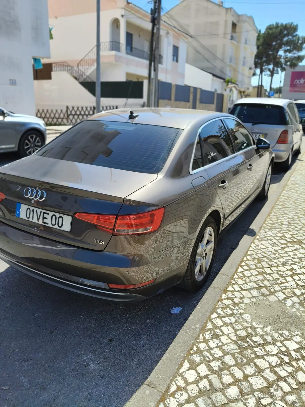 Audi A4 2016 - 15900 EUR, 145380 km - 145380km - foto 13 de 15