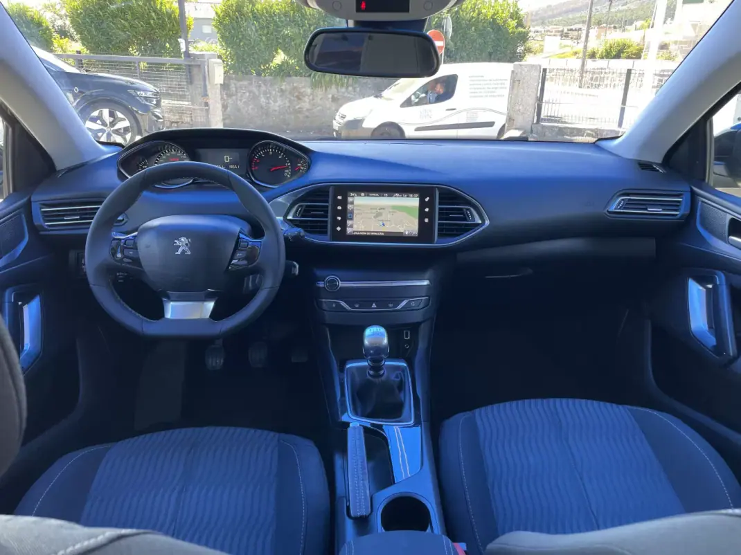 Peugeot 308 SW 2016 - 8450 EUR, 226460 km - 226460km - foto 4 de 29