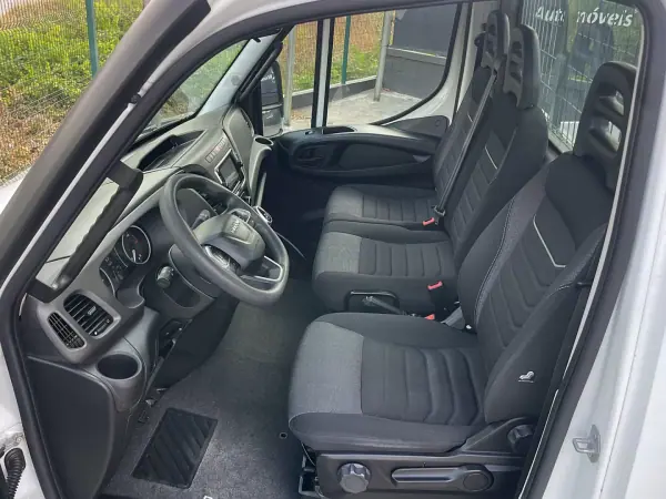 Iveco Daily 2022 - 33450 EUR, 154000 km - AUTO.MOTO.pt - 154000km - foto 21 de 37