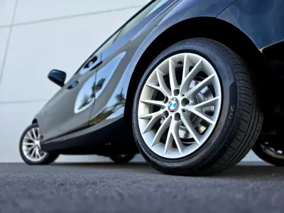 BMW 118 2013 - 12500 EUR, 140000 km - AUTO.MOTO.pt - 140000km - foto 7 de 35