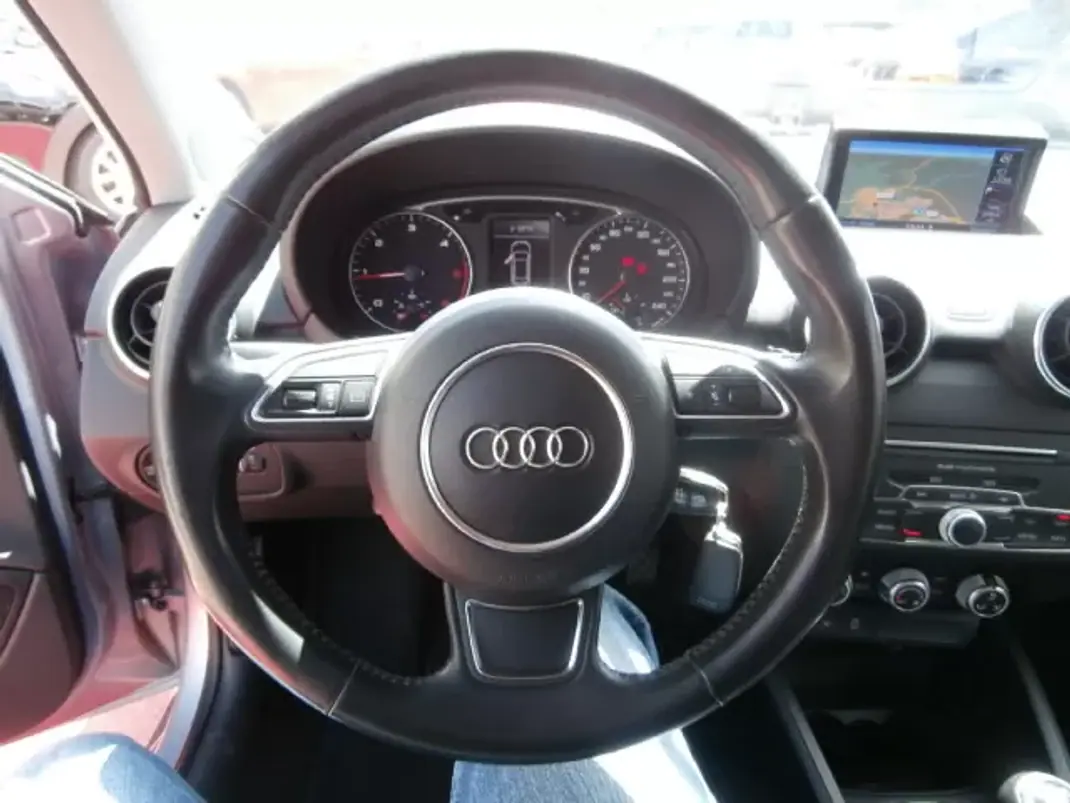 Audi A1 2016 - 12500 EUR, 191278 km - AUTO.MOTO.pt - 191278km - foto 18 de 31