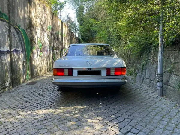 Mercedes-Benz 280 1982 - 11900 EUR, 215000 km - AUTO.MOTO.pt - 215000km - foto 17 de 23