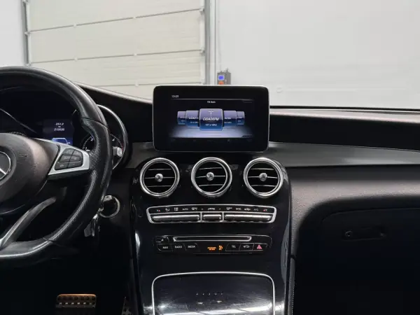Mercedes-Benz GLC 220 2016 - 27890 EUR, 213000 km - AUTO.MOTO.pt - 213000km - foto 25 de 30