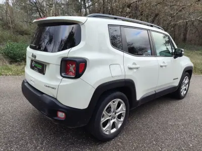 Jeep Renegade 2019 - 15900 EUR, 96500 km - AUTO.MOTO.pt - 96500km - foto 11 de 17