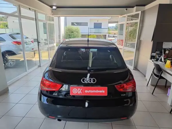 Audi A1 2011 - 8650 EUR, 215600 km - AUTO.MOTO.pt - 215600km - foto 9 de 32