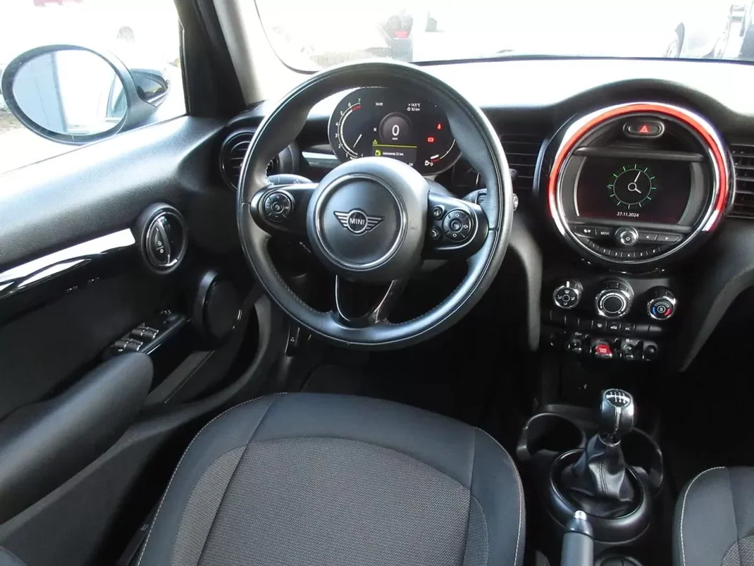 MINI Cooper 2021 - 19990 EUR, 90000 km - AUTO.MOTO.pt - 90000km - foto 40 de 52