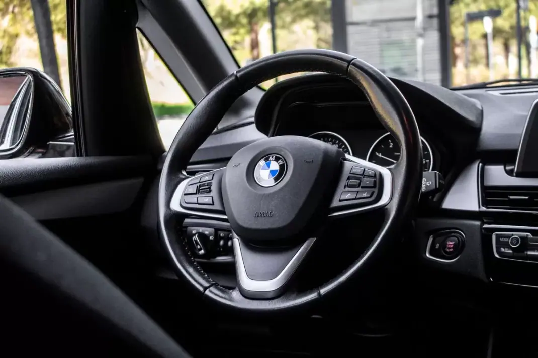 BMW 216 Active Tourer 2017 - 13990 EUR, 96223 km - AUTO.MOTO.pt - 96223km - foto 34 de 43