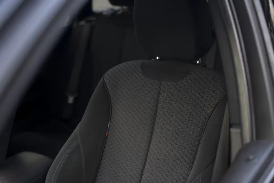 BMW 320 2015 - 19900 EUR, 190600 km - AUTO.MOTO.pt - 190600km - foto 20 de 32