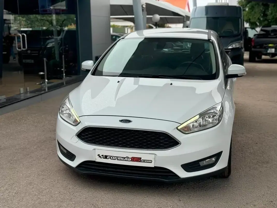 Ford Focus SW 2017 - 10900 EUR, 155572 km - AUTO.MOTO.pt - 155572km - foto 5 de 23