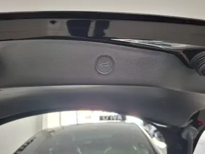 Tesla Model 3 2023 - 31900 EUR, 69700 km - AUTO.MOTO.pt - 69700km - foto 10 de 13