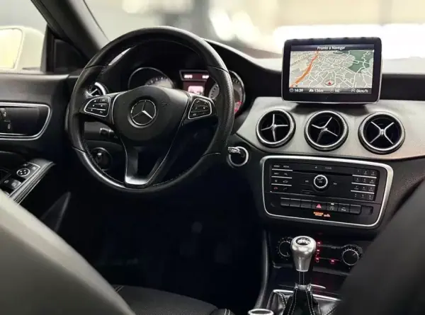 Mercedes-Benz CLA 180 2016 - 15850 EUR, 146212 km - AUTO.MOTO.pt - 146212km - foto 20 de 31