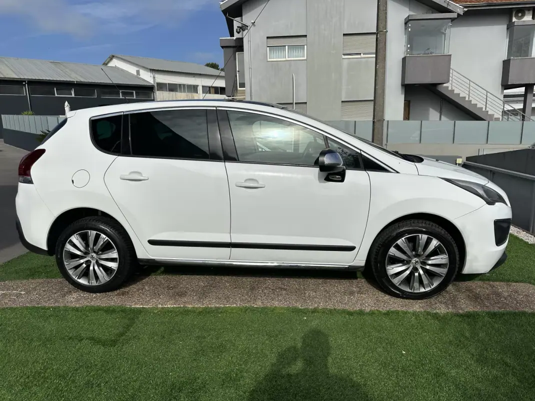 Peugeot 3008 2014 - 8900 EUR, 220000 km - AUTO.MOTO.pt - 220000km - foto 16 de 62