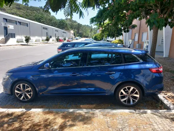 Renault Mégane Sport Tourer 1.5 dCi Confort 2016 Diesel — 249 000 km · Viana do Castelo Renault Mégane Sport Tourer 1.5 dCi Confort 2016 Diesel