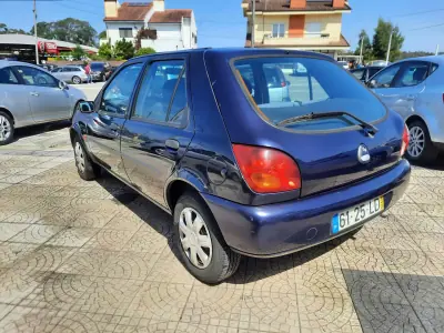Ford Fiesta 1998 - 995 EUR, 67488 km - AUTO.MOTO.pt - 67488km - foto 4 de 8