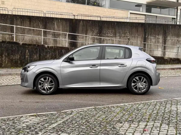 Peugeot 208 2022 - 14500 EUR, 63000 km - AUTO.MOTO.pt - 63000km - foto 3 de 25