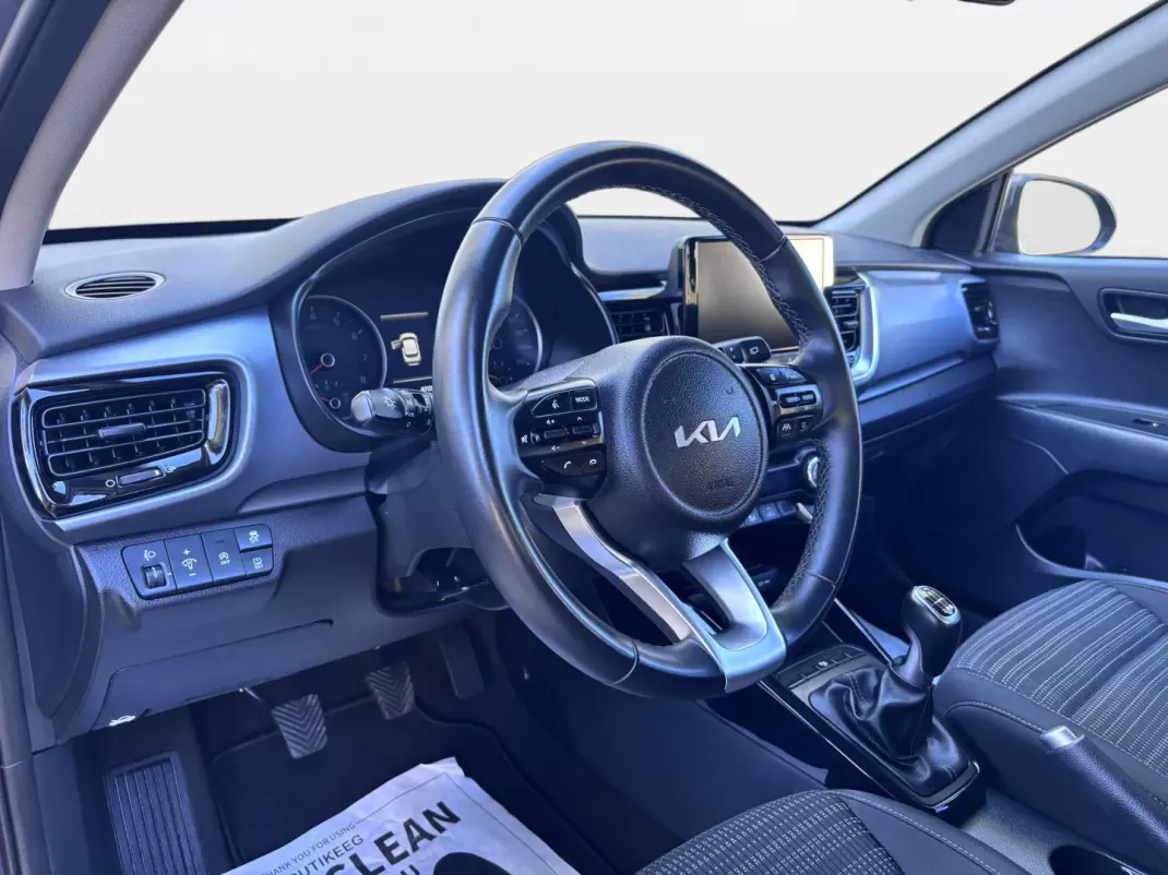 Kia Stonic 2022 - 15950 EUR, 67000 km - 67000km - foto 15 de 22