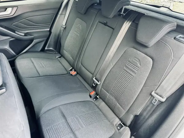 Ford Focus 2019 - 13990 EUR, 83000 km - AUTO.MOTO.pt - 83000km - foto 40 de 51
