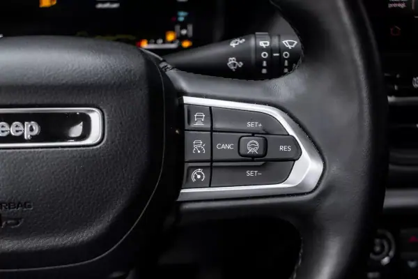 Jeep Compass 2023 - 25490 EUR, 87819 km - AUTO.MOTO.pt - 87819km - foto 15 de 47