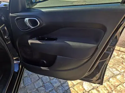 Fiat 500L 2013 - 7500 EUR, 160000 km - AUTO.MOTO.pt - 160000km - foto 26 de 29