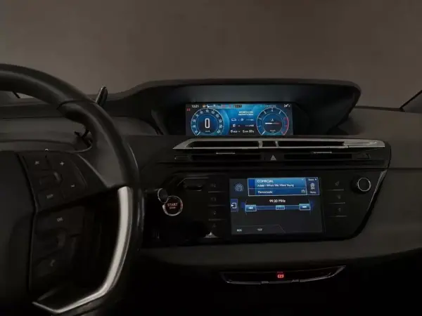 Citroën C4 Grand Picasso 2015 - 12500 EUR, 178000 km - AUTO.MOTO.pt - 178000km - foto 4 de 20