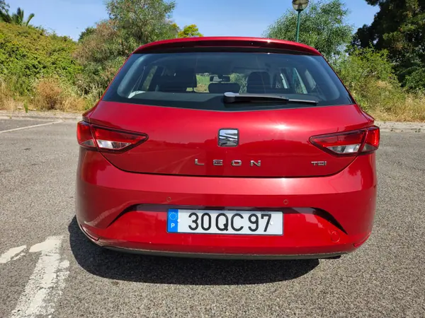 SEAT Leon 2015 - 9000 EUR, 104000 km - AUTO.MOTO.pt - 104000km - foto 4 de 14