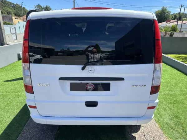 Mercedes-Benz Vito 2010 - 14900 EUR, 340000 km - AUTO.MOTO.pt - 340000km - foto 10 de 47